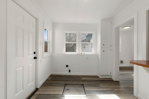 Tiny photo for 929 Owens Street, Klamath Falls, OR 97601 (MLS # 220215438)