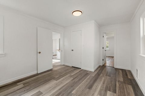 Tiny photo for 929 Owens Street, Klamath Falls, OR 97601 (MLS # 220215438)