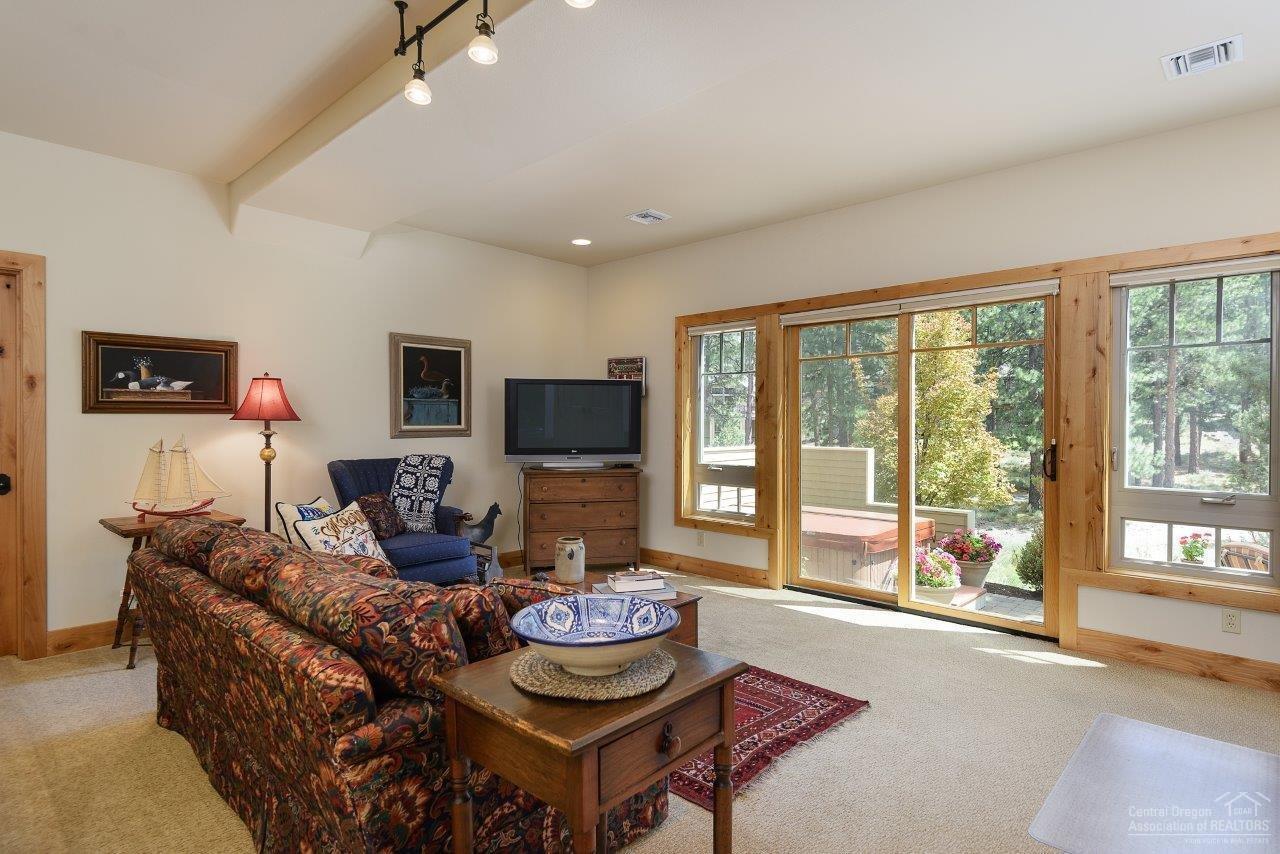 Skyliner Summit - Residential