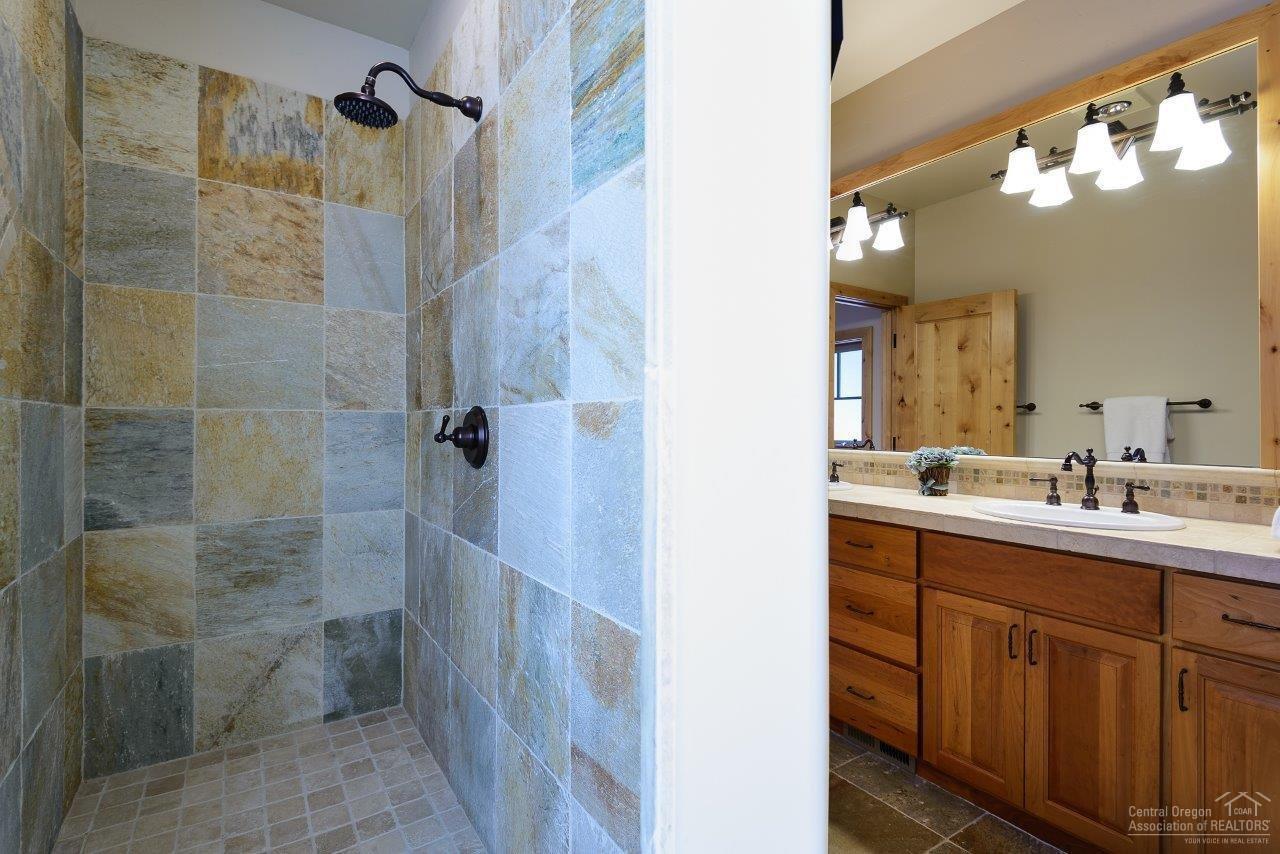 Skyliner Summit - Residential