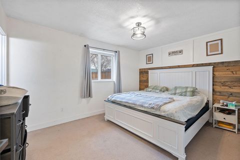 Tiny photo for 541 SW 3rd Street, Madras, OR 97741 (MLS # 220212638)