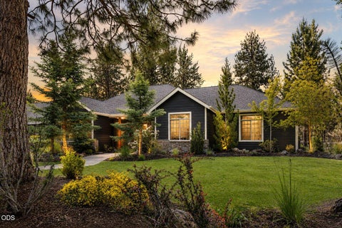 Photo of 1117 E Creekside Court, Sisters, OR 97759 (MLS # 220222810)