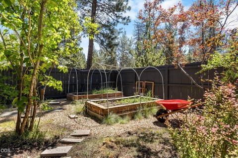 Tiny photo for 1117 E Creekside Court, Sisters, OR 97759 (MLS # 220222810)