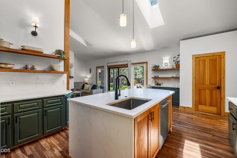 Tiny photo for 1117 E Creekside Court, Sisters, OR 97759 (MLS # 220222810)