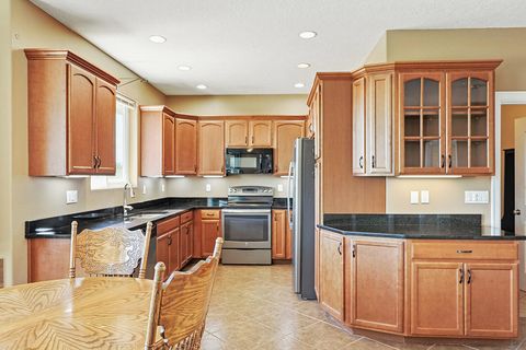 Tiny photo for 340 NE 7th Street, Dufur, OR 97021 (MLS # 220211509)