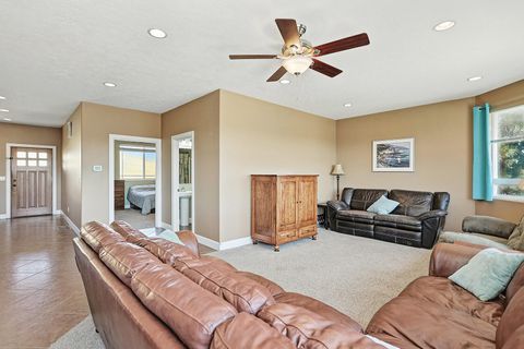 Tiny photo for 340 NE 7th Street, Dufur, OR 97021 (MLS # 220211509)