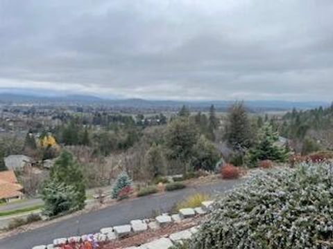 Tiny photo for 1882 NW Sunview Place, Grants Pass, OR 97526 (MLS # 220212892)