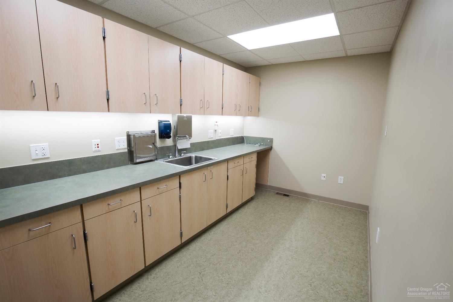 CLAR - Commercial Sale