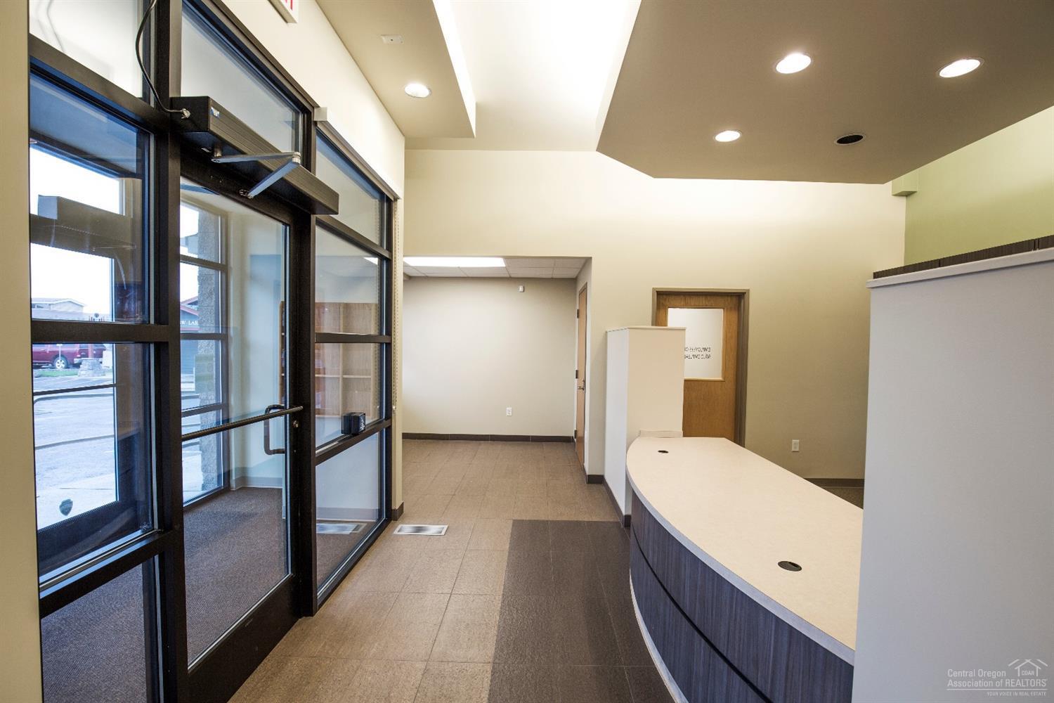 CLAR - Commercial Sale