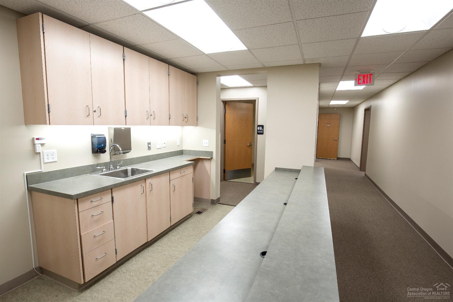 CLAR - Commercial Sale