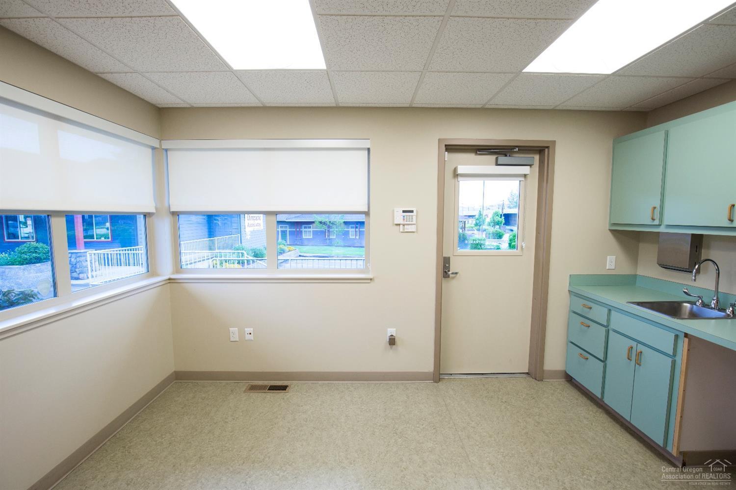 CLAR - Commercial Sale