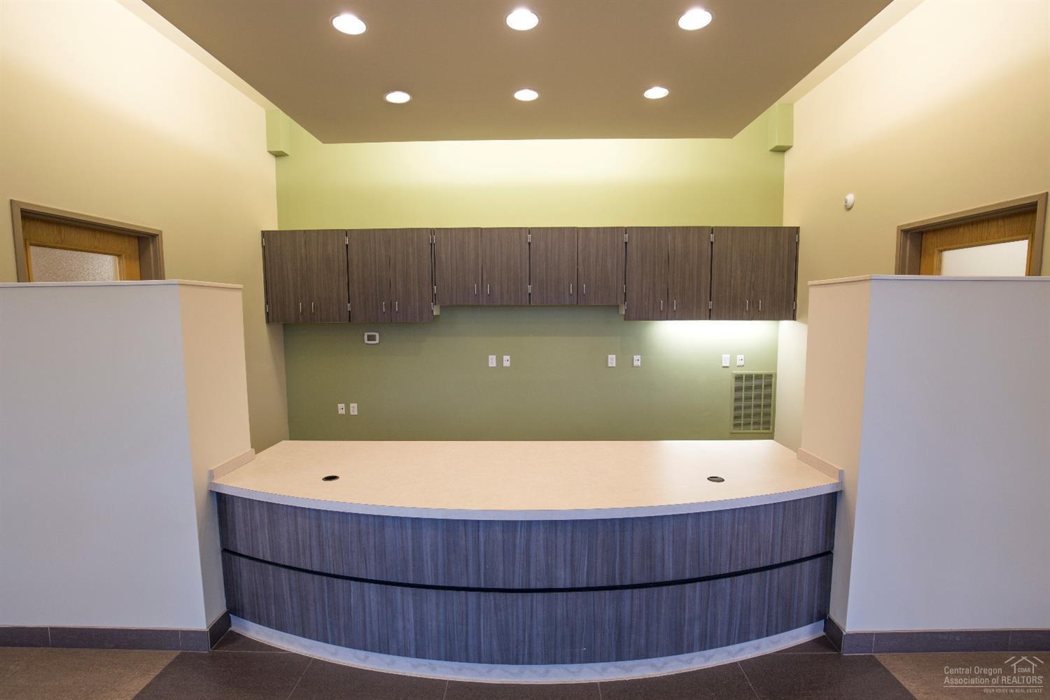 CLAR - Commercial Sale