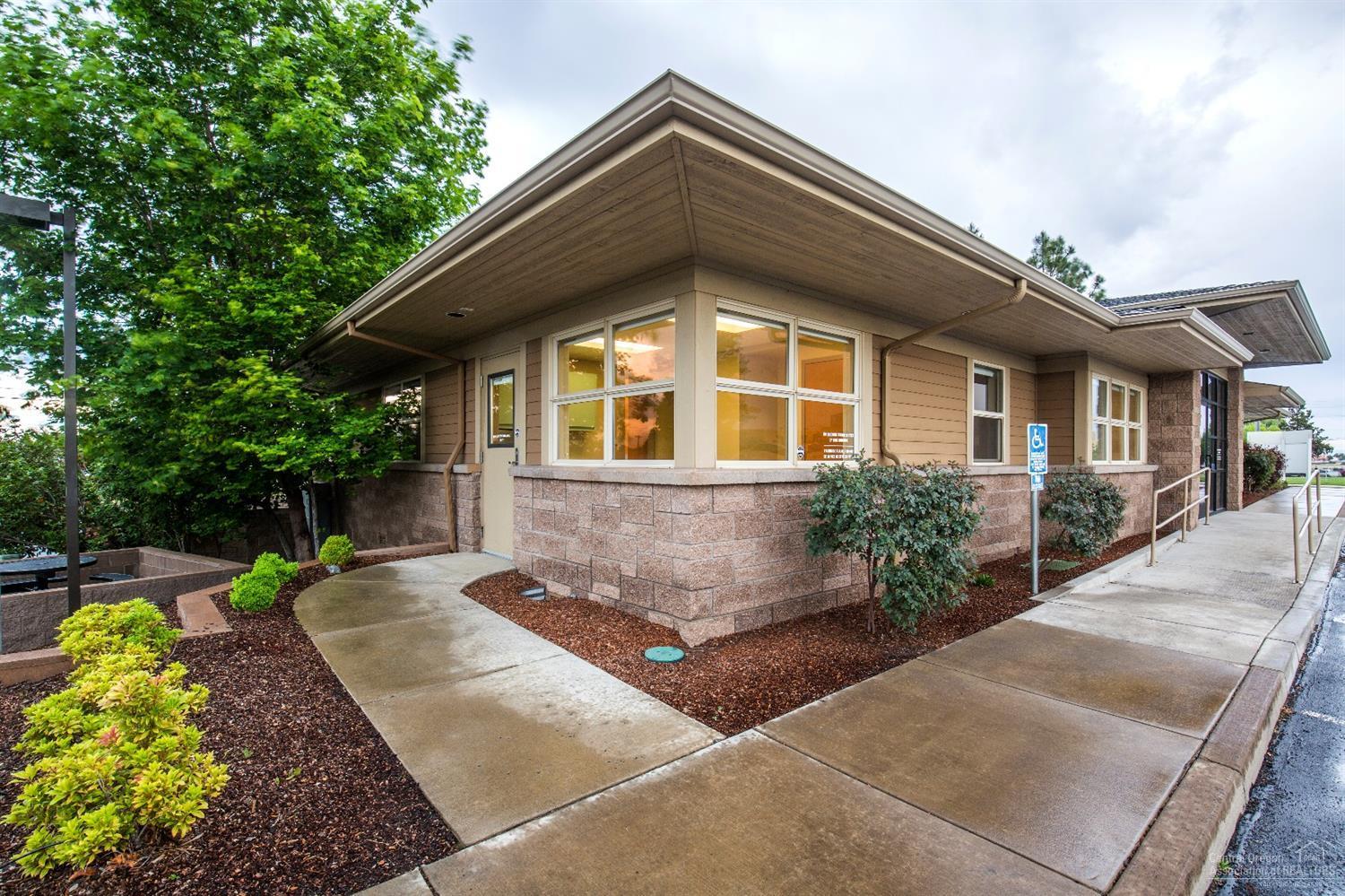 CLAR - Commercial Sale