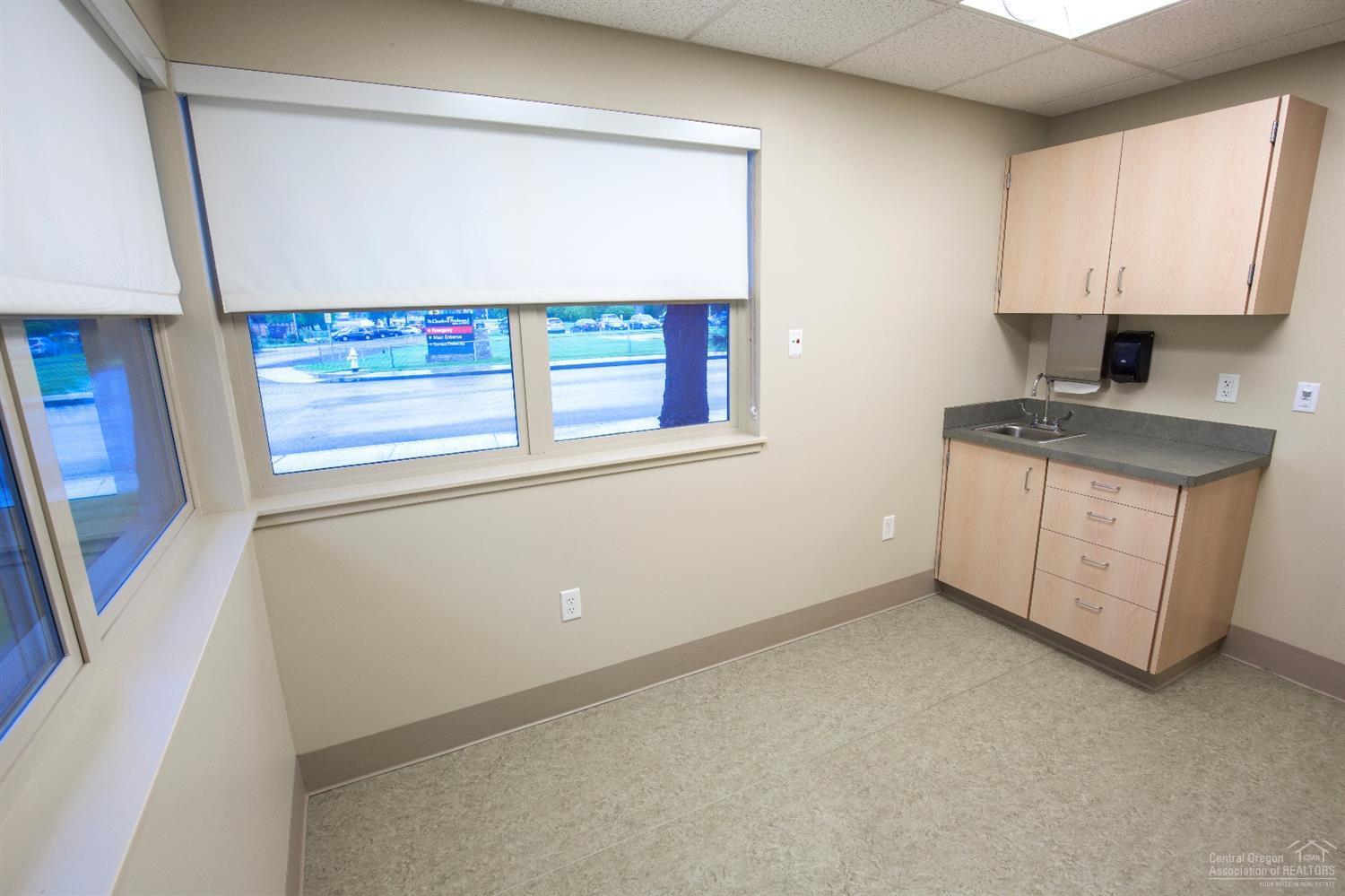 CLAR - Commercial Sale