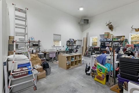 Tiny photo for 15475 Pinetree Drive, La Pine, OR 97739 (MLS # 220194601)