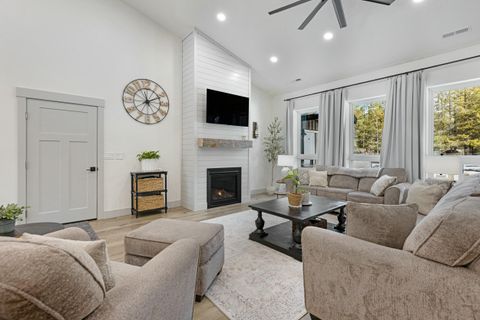 Tiny photo for 15475 Pinetree Drive, La Pine, OR 97739 (MLS # 220194601)