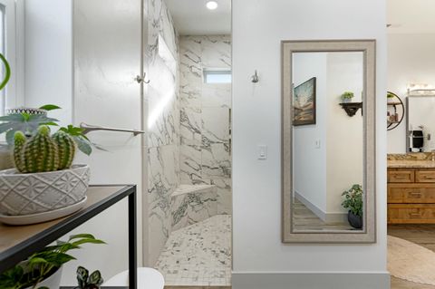 Tiny photo for 15475 Pinetree Drive, La Pine, OR 97739 (MLS # 220194601)