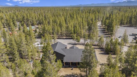 Tiny photo for 15475 Pinetree Drive, La Pine, OR 97739 (MLS # 220194601)
