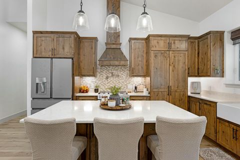 Tiny photo for 15475 Pinetree Drive, La Pine, OR 97739 (MLS # 220194601)