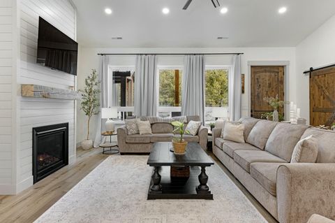 Tiny photo for 15475 Pinetree Drive, La Pine, OR 97739 (MLS # 220194601)