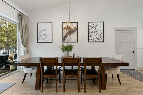 Tiny photo for 15475 Pinetree Drive, La Pine, OR 97739 (MLS # 220194601)