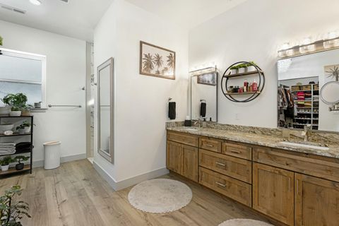 Tiny photo for 15475 Pinetree Drive, La Pine, OR 97739 (MLS # 220194601)