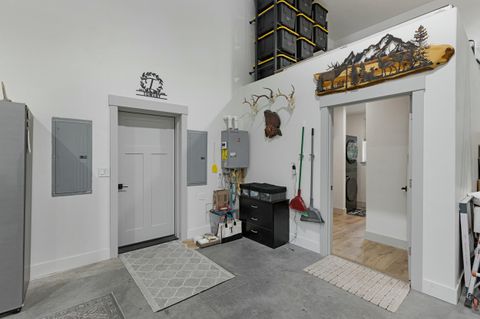 Tiny photo for 15475 Pinetree Drive, La Pine, OR 97739 (MLS # 220194601)