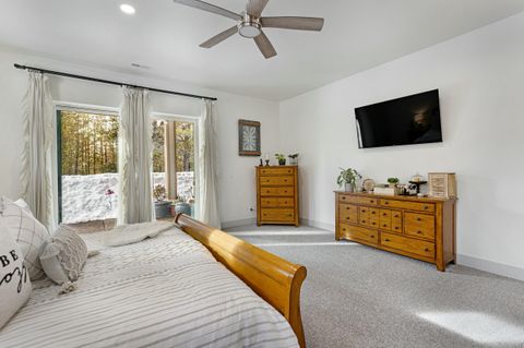 Tiny photo for 15475 Pinetree Drive, La Pine, OR 97739 (MLS # 220194601)