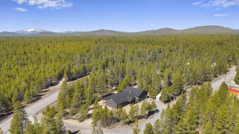 Tiny photo for 15475 Pinetree Drive, La Pine, OR 97739 (MLS # 220194601)