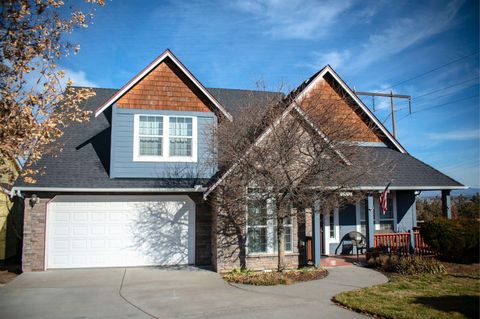 3995 SW Salmon Avenue Redmond OR 97756