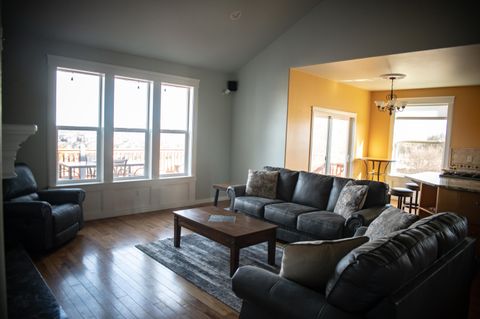 Tiny photo for 3995 SW Salmon Avenue, Redmond, OR 97756 (MLS # 220214920)