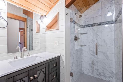 Tiny photo for 17745 Woodland Lane #11, Sunriver, OR 97707 (MLS # 220217501)