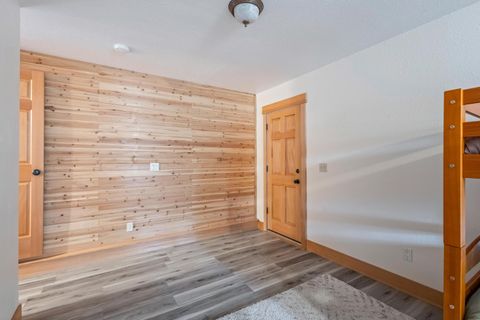 Tiny photo for 17745 Woodland Lane #11, Sunriver, OR 97707 (MLS # 220217501)