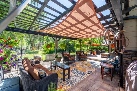 Tiny photo for 101 NE Marmot Lane, Prineville, OR 97754 (MLS # 220217587)