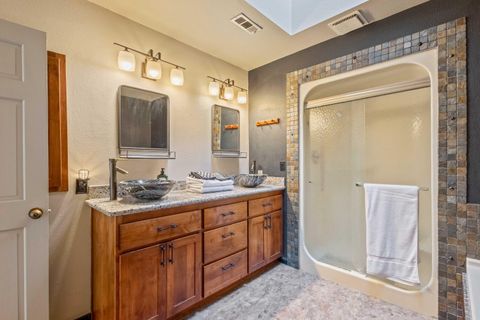 Tiny photo for 101 NE Marmot Lane, Prineville, OR 97754 (MLS # 220217587)