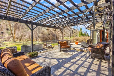 Tiny photo for 101 NE Marmot Lane, Prineville, OR 97754 (MLS # 220217587)