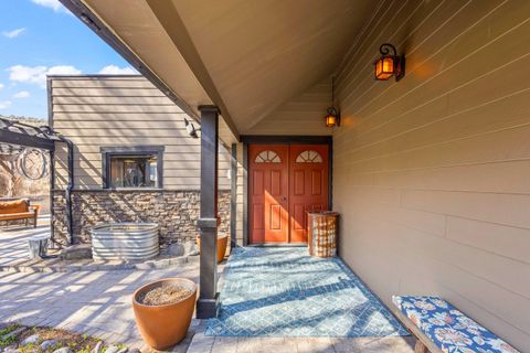 Tiny photo for 101 NE Marmot Lane, Prineville, OR 97754 (MLS # 220217587)