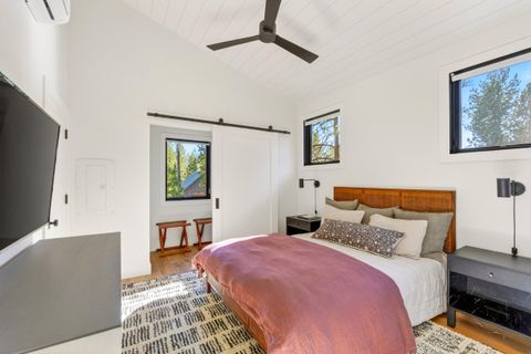 Tiny photo for 19546 E Campbell Road, Bend, OR 97702 (MLS # 220219583)