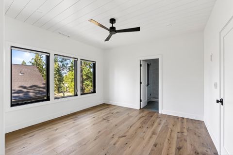Tiny photo for 19546 E Campbell Road, Bend, OR 97702 (MLS # 220219583)