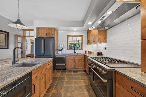 Tiny photo for 15555 SW Hahlen Avenue, Powell Butte, OR 97753 (MLS # 220223941)