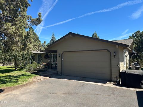 Photo of 23348 Chisholm Trail, Bend, OR 97702 (MLS # 220223875)
