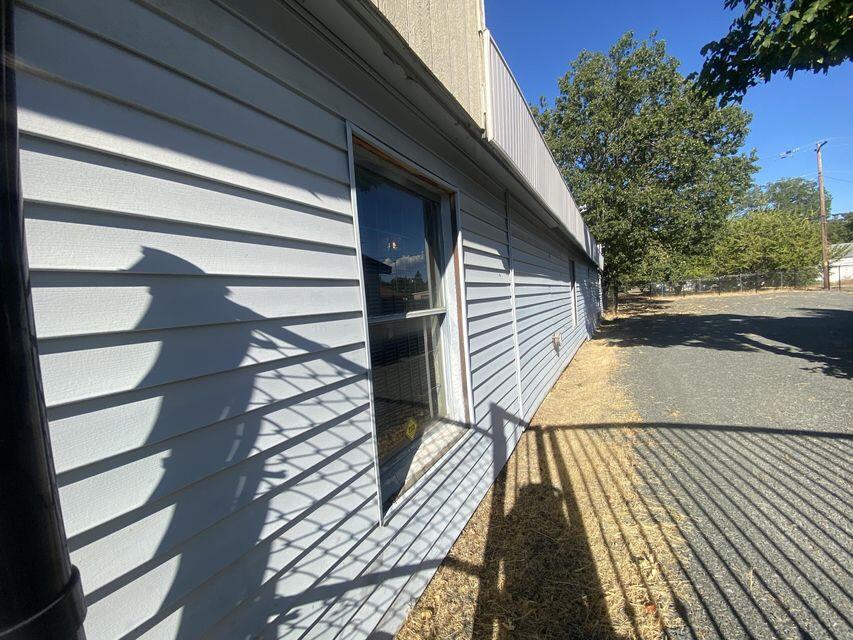 Cave Junction - Commercial Sale