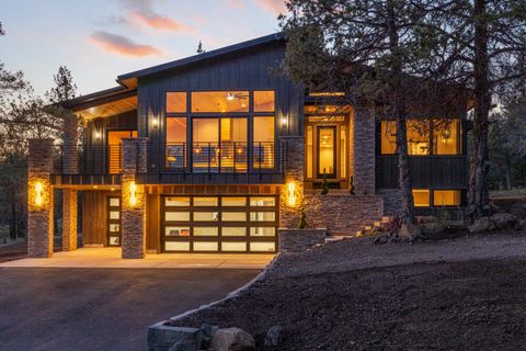 Photo of 1135 Oregon Ash Circle, Klamath Falls, OR 97601 (MLS # 220220578)