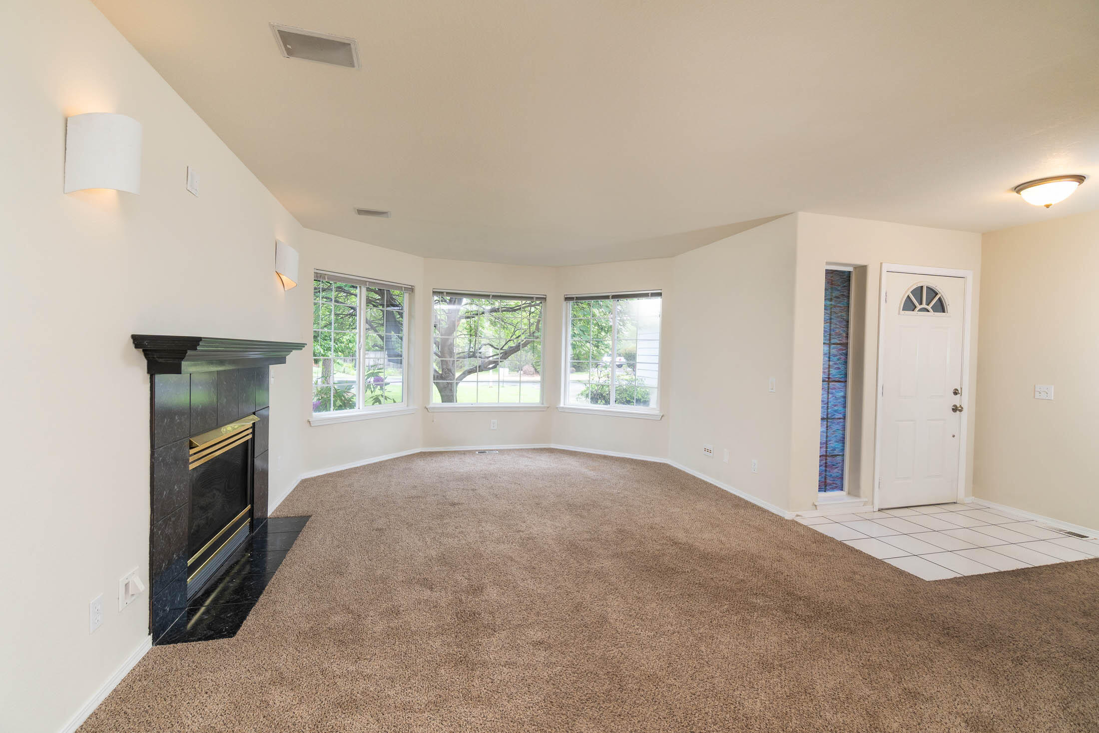 3389 NE Stonebrook Loop