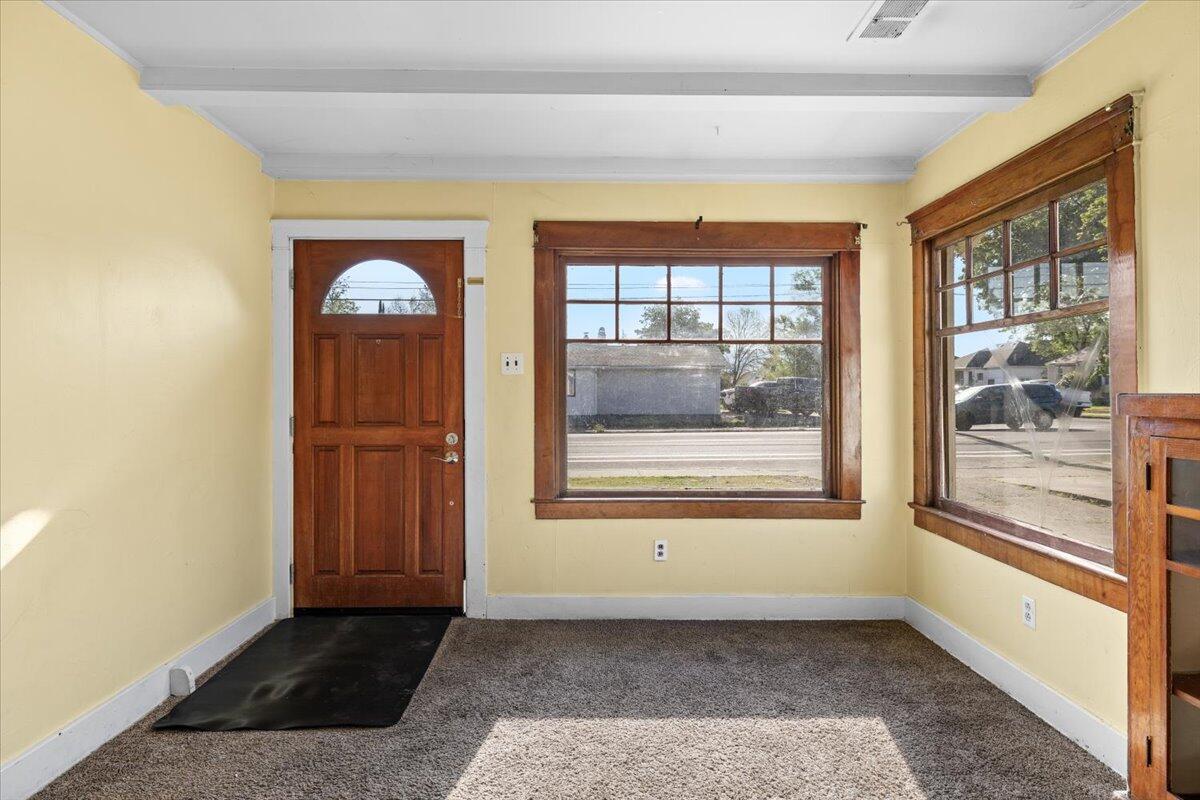 425 N Columbus Avenue