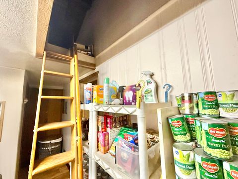 Tiny photo for 38965 Chiloquin Ridge Road, Chiloquin, OR 97624 (MLS # 220213333)