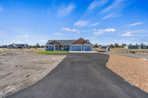 Tiny photo for 502 SW Bent Loop, Powell Butte, OR 97753 (MLS # 220211348)