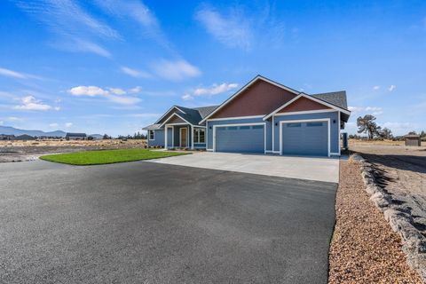 Tiny photo for 502 SW Bent Loop, Powell Butte, OR 97753 (MLS # 220211348)
