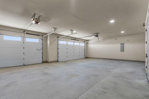 Tiny photo for 502 SW Bent Loop, Powell Butte, OR 97753 (MLS # 220211348)