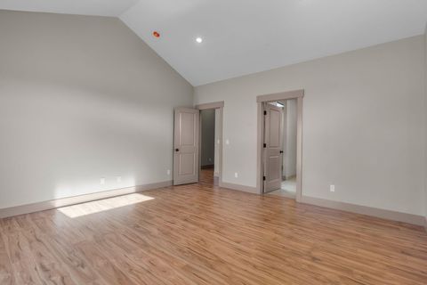 Tiny photo for 502 SW Bent Loop, Powell Butte, OR 97753 (MLS # 220211348)